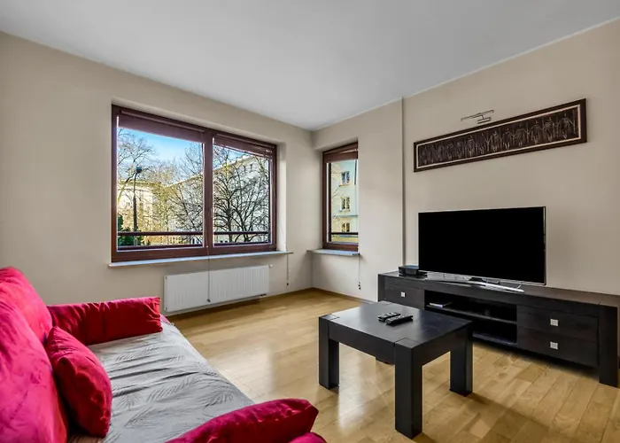 Metro Raclawicka Red Apartment